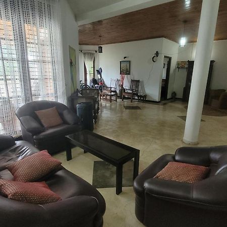 Villa Sea Sprays Хиккадува Экстерьер фото