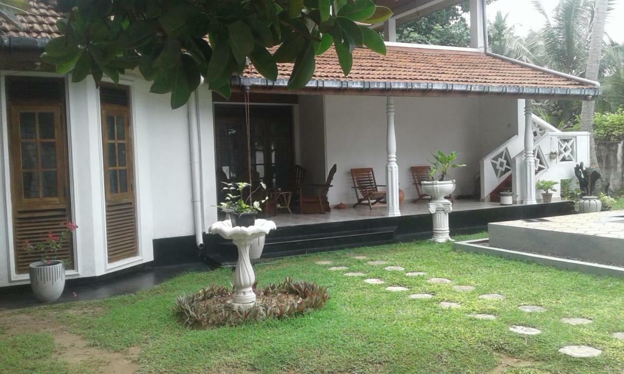 Villa Sea Sprays Хиккадува Экстерьер фото
